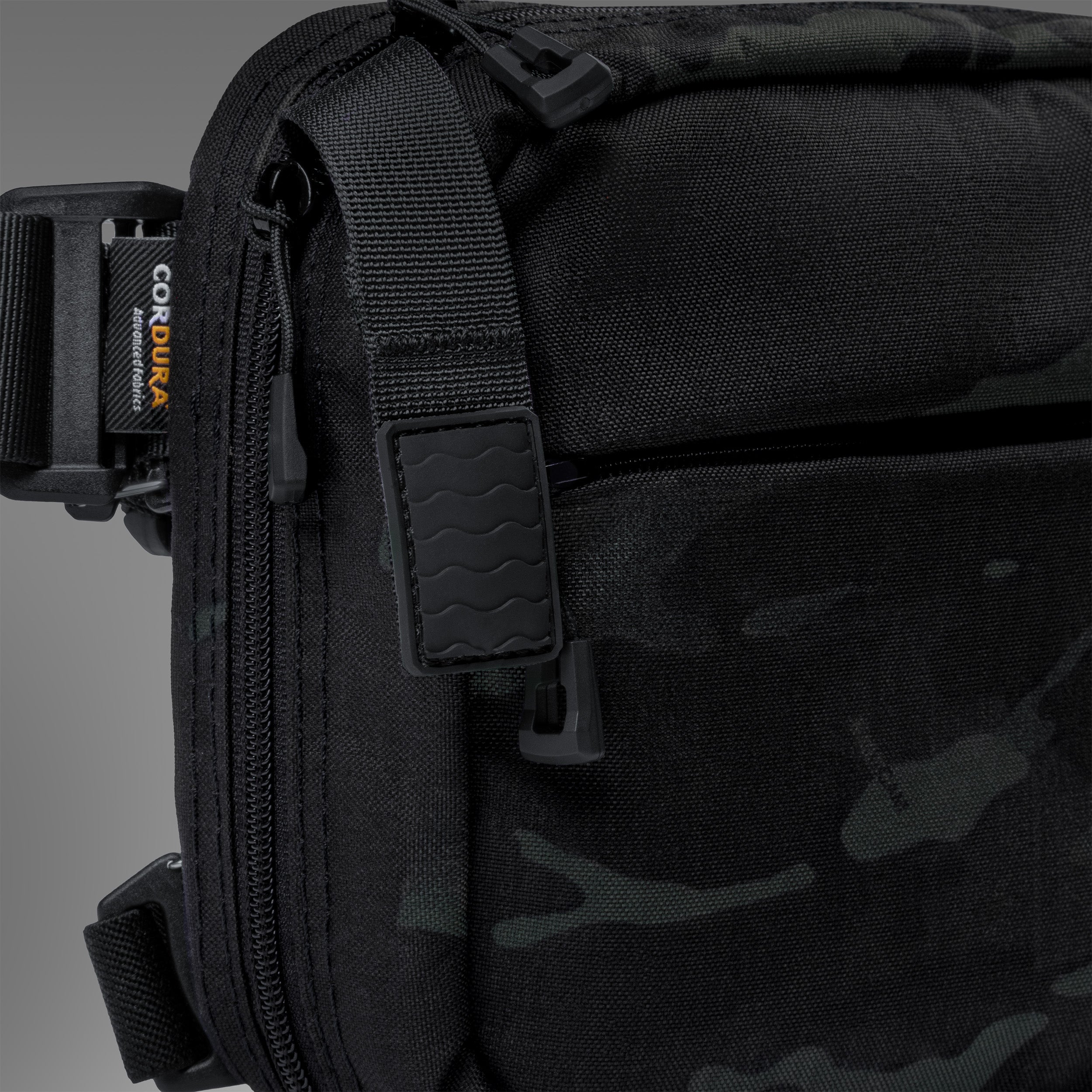 QAPX CORDURA® CONCEALMENT BAG (X-LARGE) BLACK MULTICAM® WITH KYDEX HOLSTER