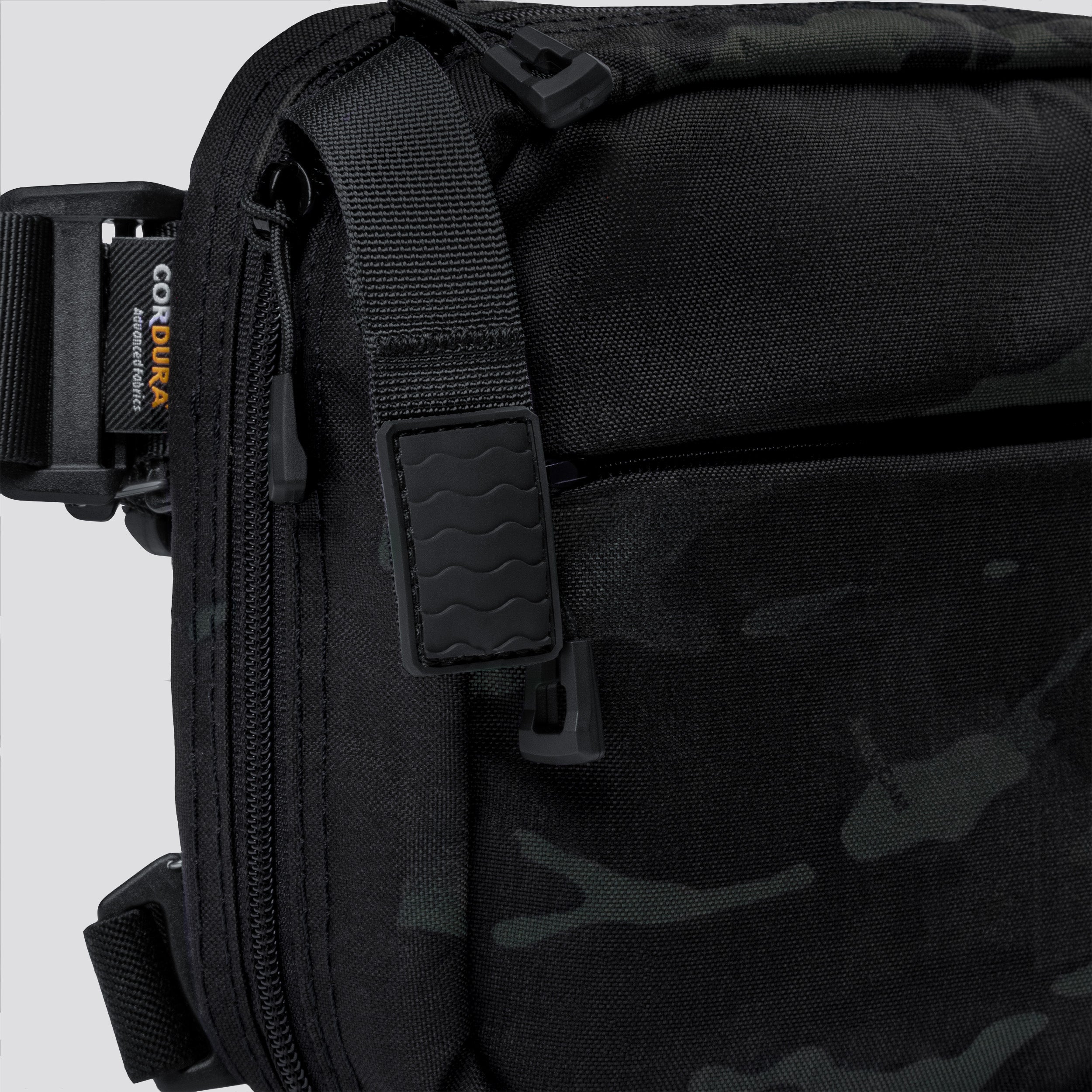 QAPX LOW PROFILE CORDURA® CONCEALMENT BAG (X-LARGE) BLACK MULTICAM® WITH IWB ADAPTER