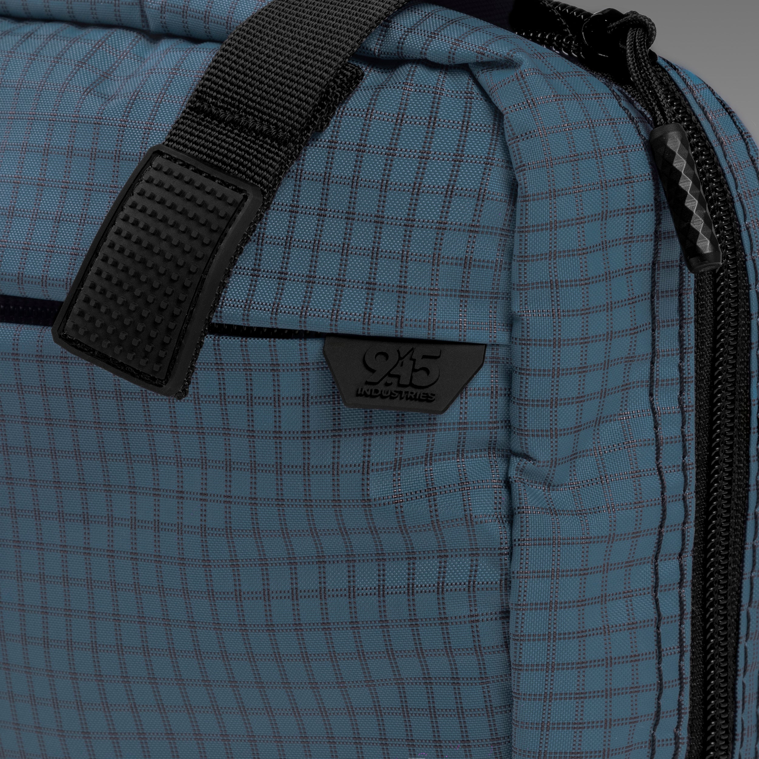 SUMMIT (XL) UltraGrid™ Blue Smoke Concealment Bag WITH KYDEX HOLSTER