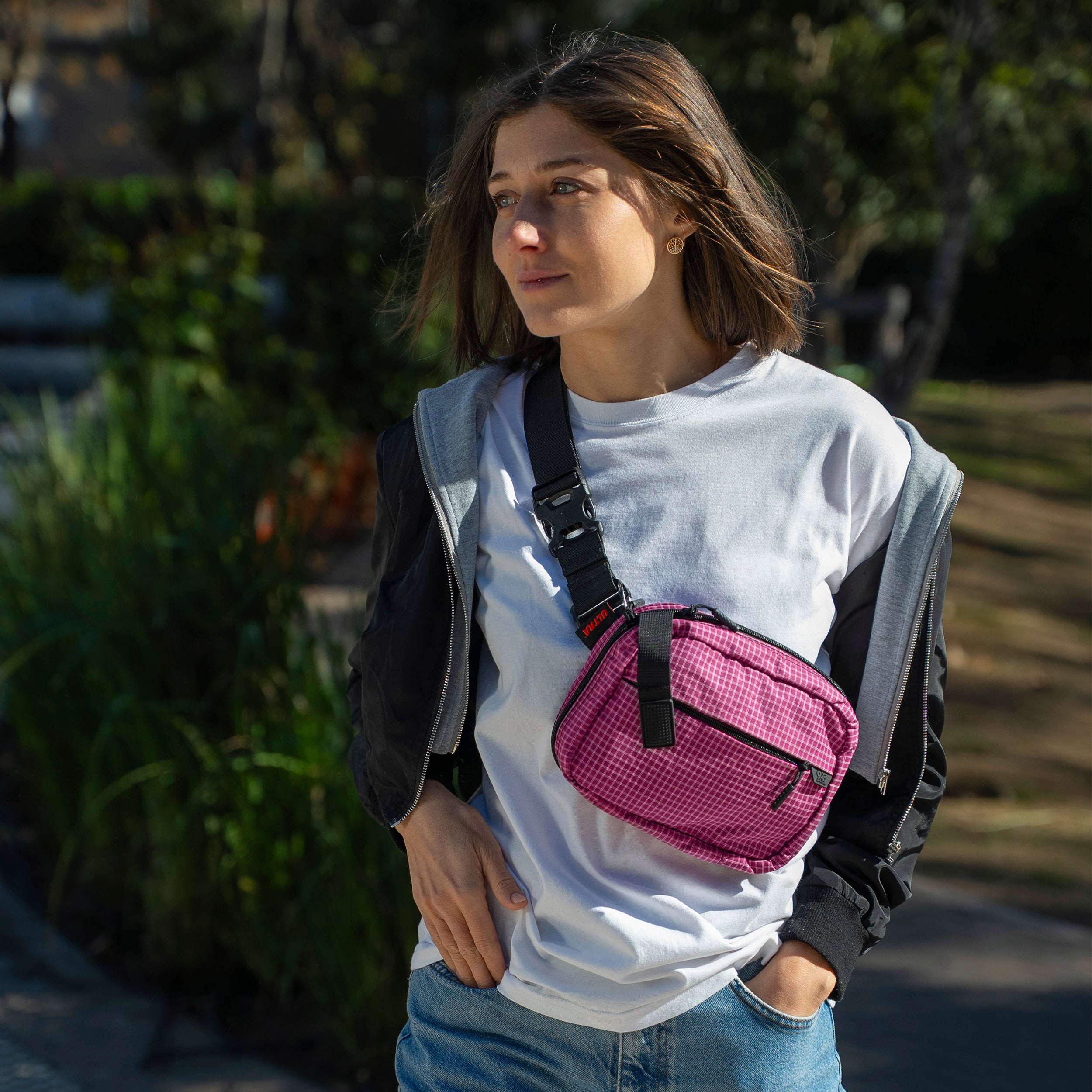 QAPS LOW PROFILE UltraGrid™ Castlerock Concealment Bag (SMALL) WITH KYDEX HOLSTER